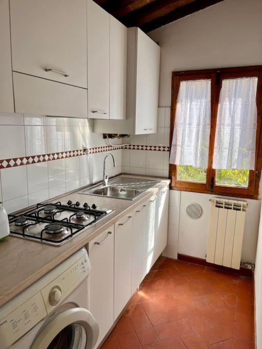 Spacious Apartment Near Arno River Florence Buitenkant foto